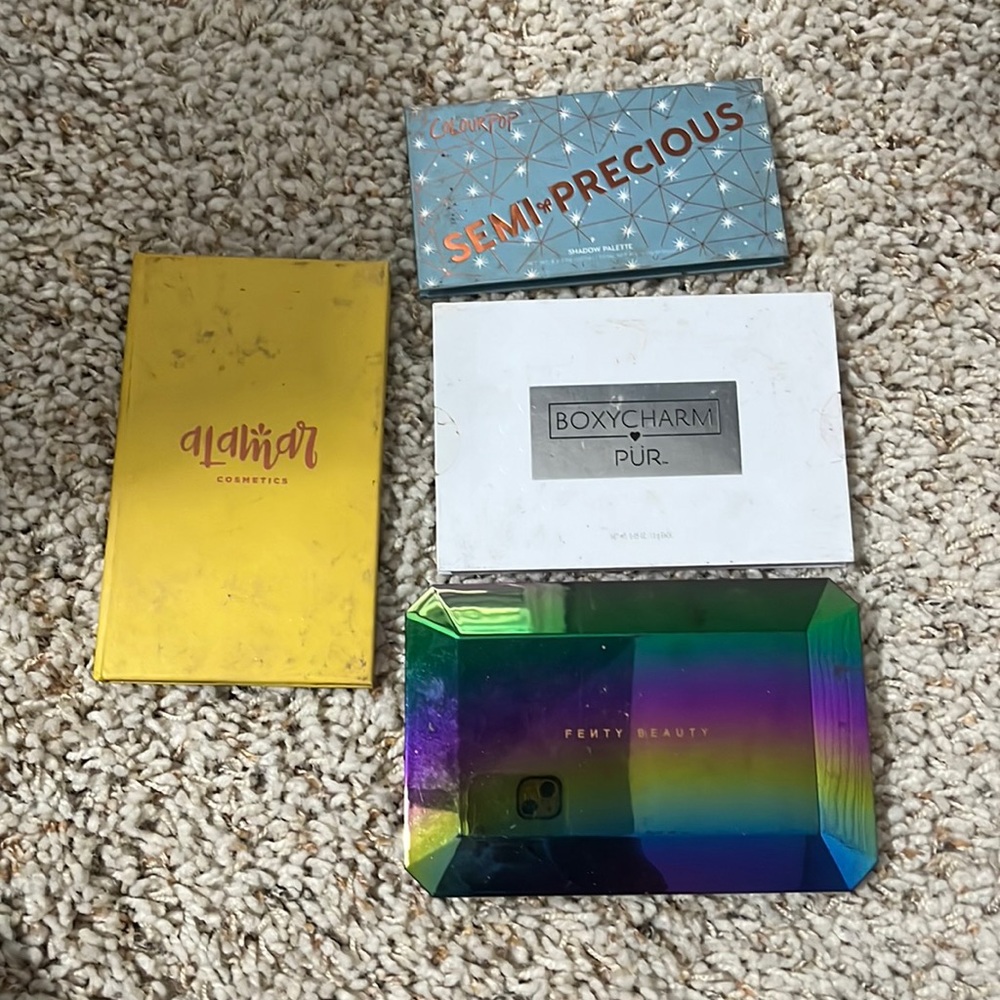 Eyeshadow palette bundle